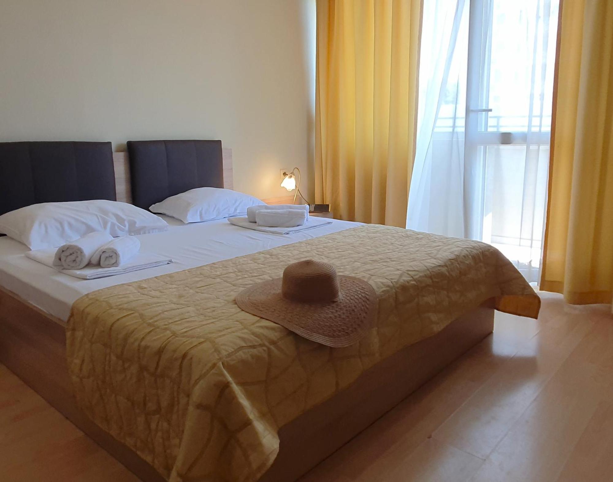 Hotel Sorbona Варна Экстерьер фото