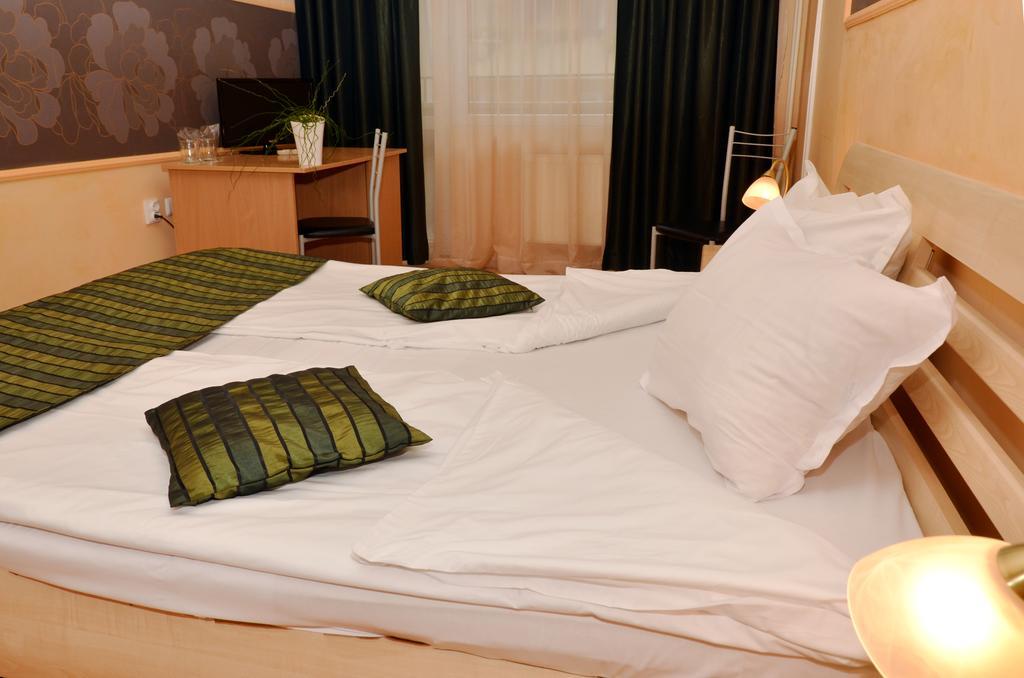 Hotel Sorbona Варна Экстерьер фото